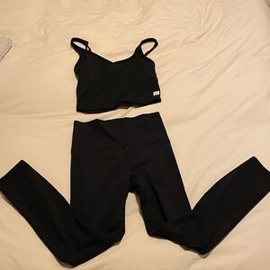 Vuori Crop top and Leggings Set